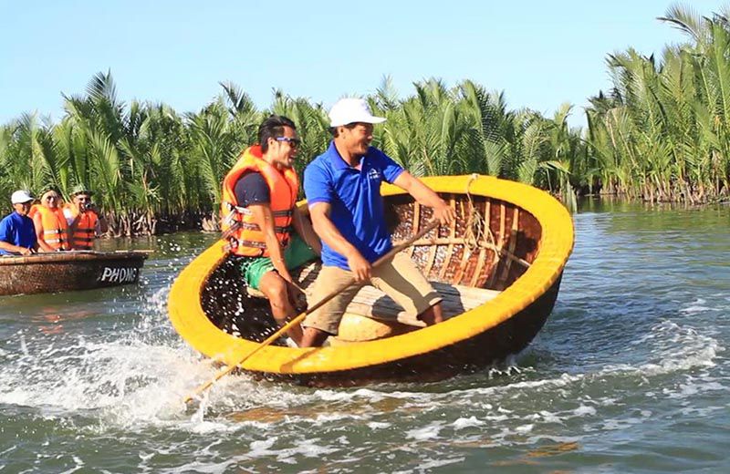 Family Discovery Cultural Vietnam